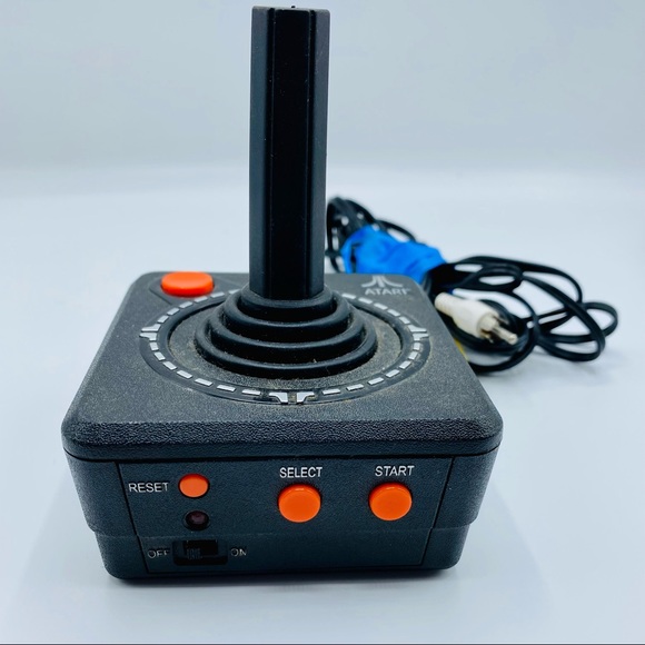 Jakks Pacific Atari Plug and Play 10 Games in 1 TV Game 2002 - Picture 2 of 6
